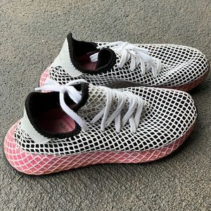 Adidas deerupt sneakers